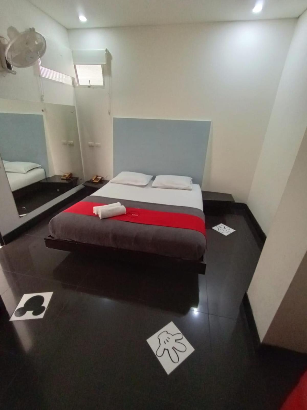 Hotel Spa Laureles Медельин Экстерьер фото